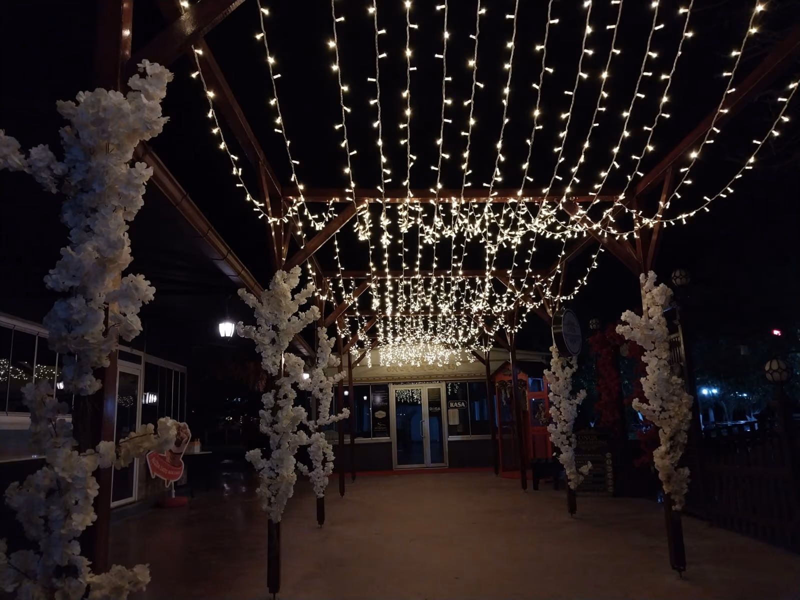 Dekoratif Pergola Işıklandırması